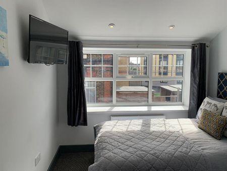 2 bedroom private hall to rent - Photo 2