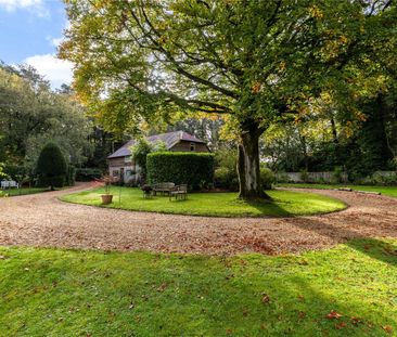 A historic Georgian home nestled in 1.6 acres of glorious gardens a... - Photo 2