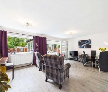 Dawlish Close, Bramhall, Stockport, Greater Manchester, SK7 - Photo 3