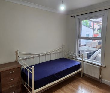 4 Bed Terraced House, Adelaide Road, E10 - Photo 5