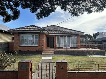 39 Lansdowne Street, Pascoe Vale South VIC 3044 - Photo 4