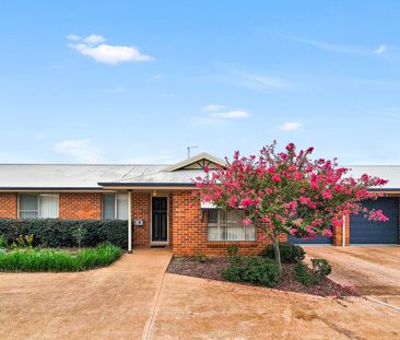 2 Bedroom Unit in Quiet Complex - Photo 3