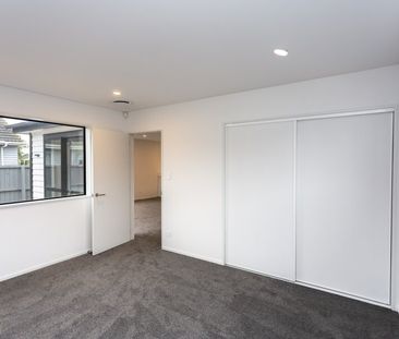 Spacious 2 Bedroom Townhouse! - Photo 4