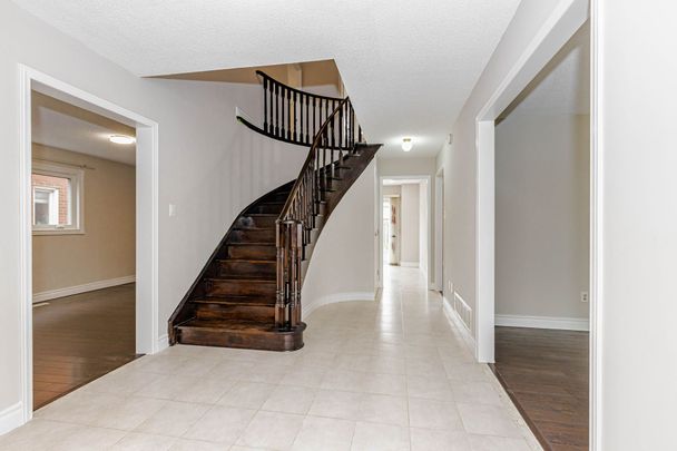 For Lease - 101 Hullrick Drive, Toronto, Ontario - Photo 1