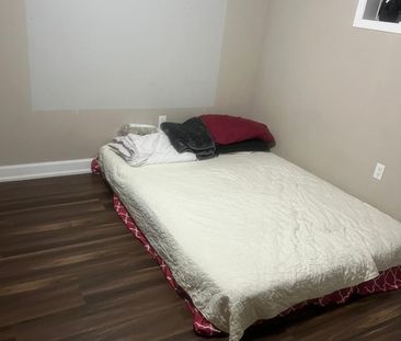 For Lease - 141 Bexhill Avenue, Toronto, Ontario - Photo 2