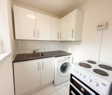 Property For Let - Princes Court - Photo 2