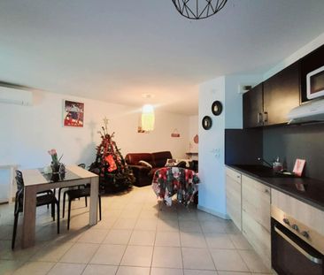 LOCATION T3/4 avec terrasse et piscine - La Bouverie - Photo 3