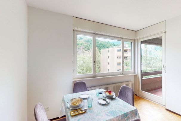 Luminoso 2.5 locali con balcone, piscina e campi da tennis - Foto 1