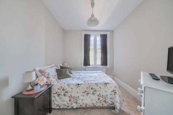 Fulham Road - Photo 1