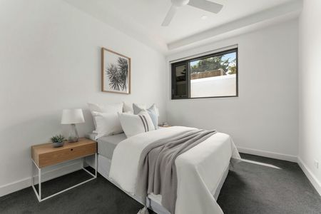 Luxury 2-Bedroom Garden Apartment with City Views in Elite South Yarra Pocket - Photo 4