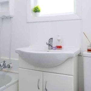 **Charming Two-Bedroom Standalone Home in Turangi** - Photo 3