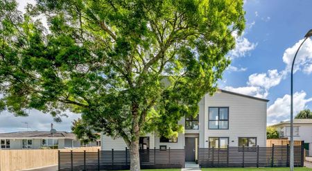 Brand new 5 Bedroom House at Prime Howick Location - Photo 4