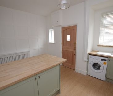 2 Bedroom Terraced House - Photo 4