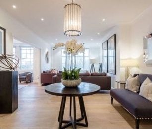 4 bedroom mews to rent - Photo 1