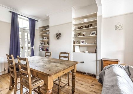 Merton Road, SW18 5SS, London - Photo 2