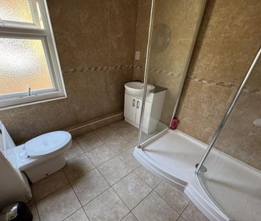5 bedroom flat to rent - Photo 2