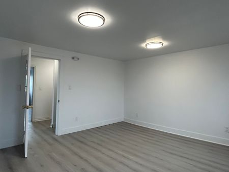 For Lease - 306 King Street Unit# Upper, Oshawa, Ontario - Photo 2