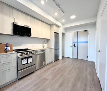 For Lease - 3250 Carding Mill Trail Unit# 402, Oakville, Ontario - Photo 2