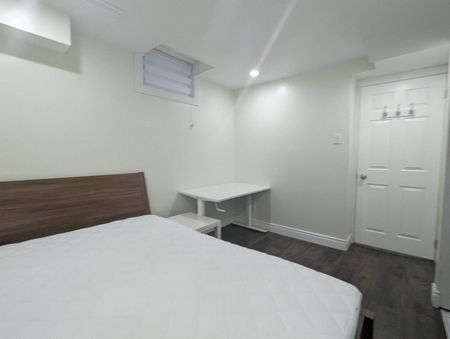 For Lease - 6057 Leeside Crescent Unit# Basement, Mississauga, Ontario - Photo 3