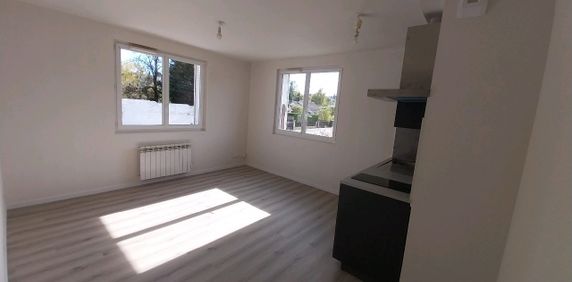 Location Appartement 1 pièce 24m² PALAISEAU 91120 - Photo 2