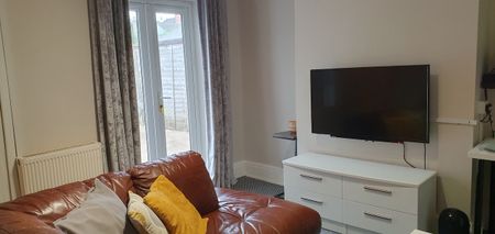 4 bedroom house - Photo 3