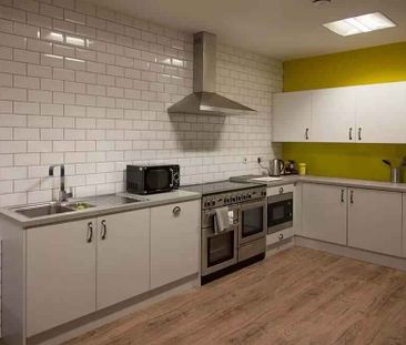 Studio Bronze - Photo 1