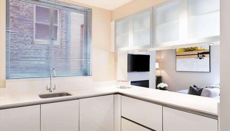 Green Street, Mayfair, London, W1K - Photo 2