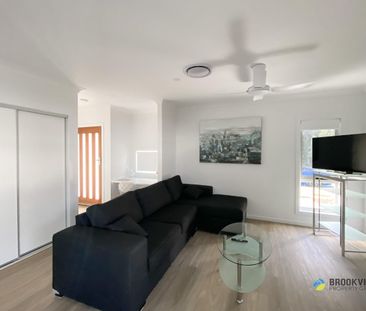 ONLY ONE ROOM LEFT - HOUSE SHARE OPPORTUNITY - FEMALE TENANTS ONLY - Photo 1