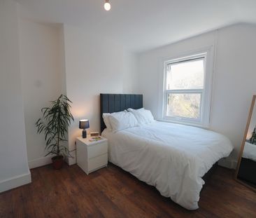 Room in a Shared House, Alloa Road, SE8 - Photo 4