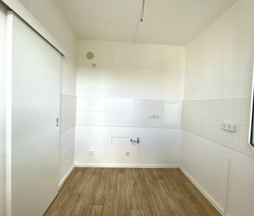 Bezugsfertige 3-Zimmer-Wohnung mit top modernem Bad - Foto 1