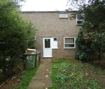 Terraced House to rent on - Photo 1
