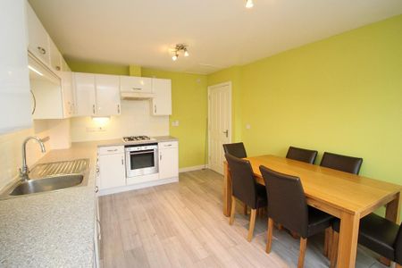 2 bedroom maisonette to rent - Photo 3