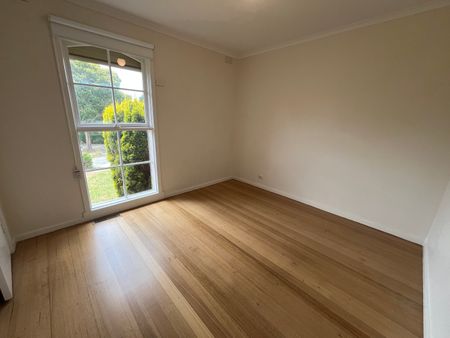 7 Manna Gum Court, Vermont South VIC 3133 - House For Rent | Domain - Photo 3