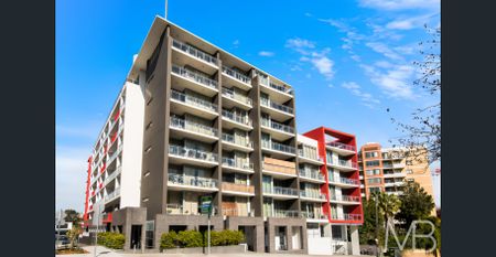 MODERN APARTMENT WITH ULTRA-CONVENIENCE - Photo 3