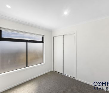 13 Ravida Way, Mickleham VIC 3064 - Townhouse For Rent | Domain - Photo 5
