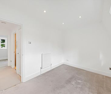 4 bedroom flat to rent - Photo 6