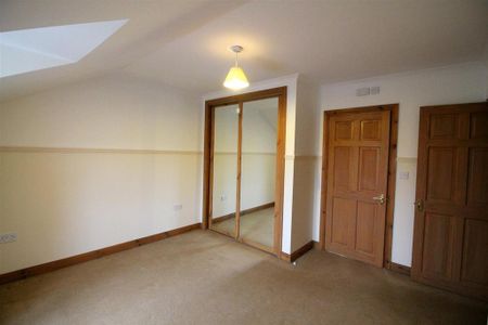 4 bedroom detached house to rent - Photo 3