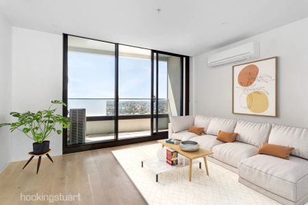 Modern One Bedroom With Spectacular Views - Photo 2