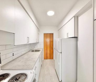 1 CH - 1 SDB - Westmount - $1,600 /mo - Photo 4