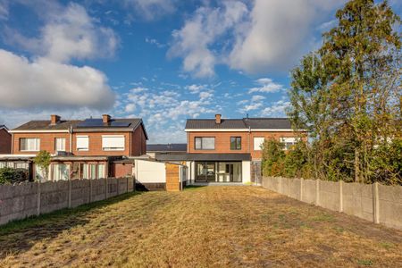 Woning met 3 slaapkamers, tuin en garage - Photo 3