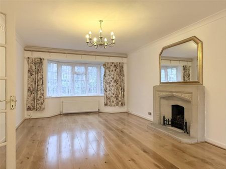 4 bedroom detached house to rent - Photo 3