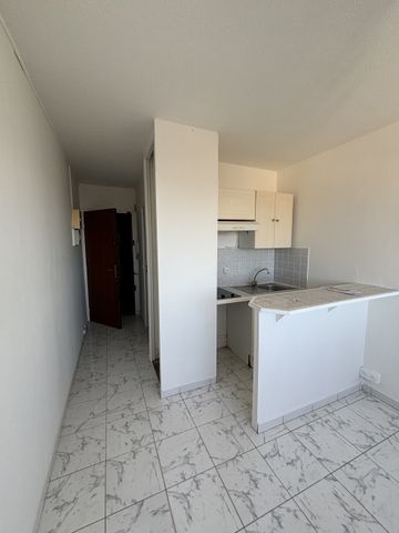 Location Studio meublé 15m² Marseille 13004 Chartreux - Photo 4