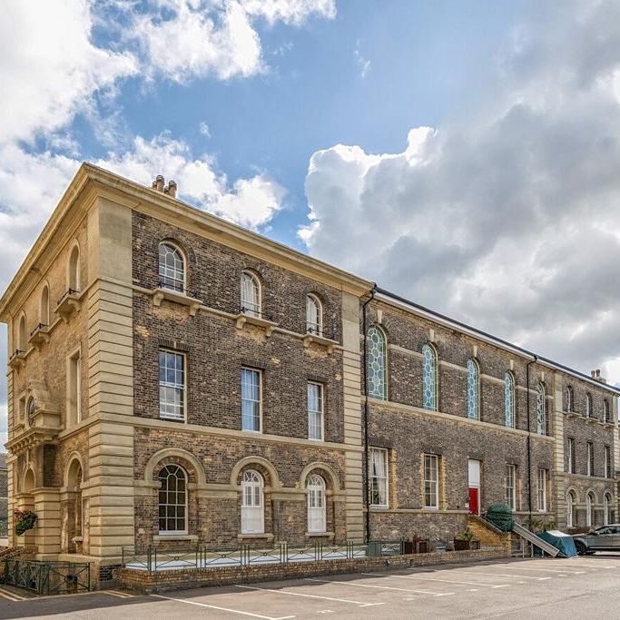 1 bedroom flat to rent - Photo 1