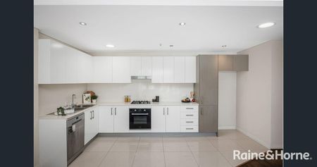 Spacious 2-Bedroom + Study Apartment in the Heart of Parramatta - Photo 4