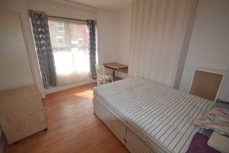 7 Bed - Donnington Gardens, Reading - Photo 3