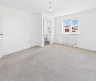 De Lisle Bush Way, Great Oldbury, Stonehouse - Photo 6