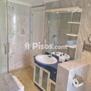Chalet adosado en alquiler en Benidorm - Photo 2
