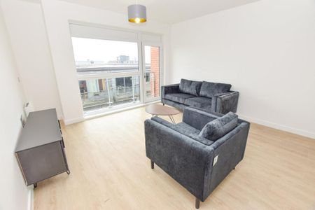 2 bedroom flat to rent - Photo 2