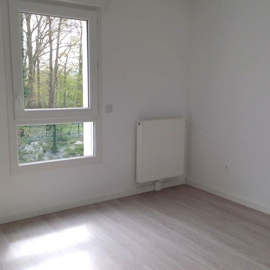 location Appartement T2 DE 42.76m² À AMIENS - Photo 1