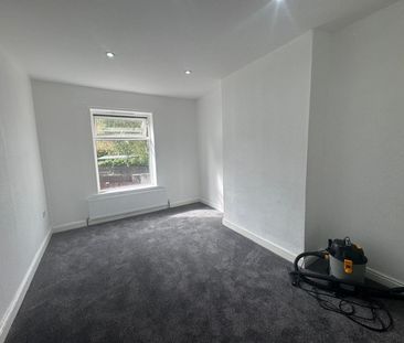 Vivian Place, Bradford - Photo 2